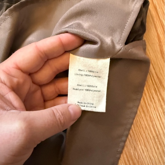 L'AGENCE Jane Silk Animal Print Silk Top Size M - Picture 7 of 7